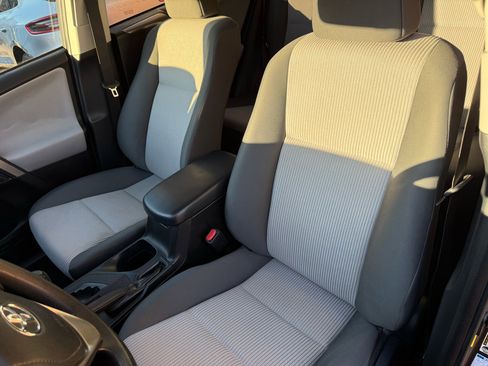 Used 2014 Toyota RAV4 LE image 6