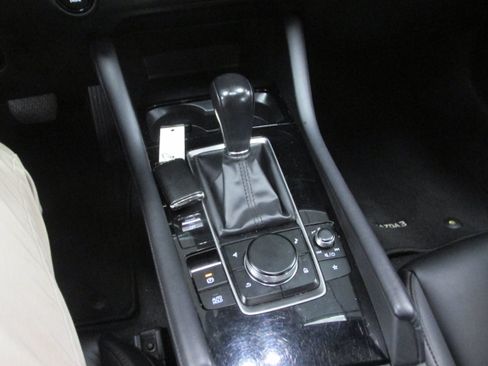 Used 2024 MAZDA MAZDA3 s FWD image 28