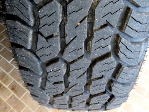 Used 2019 Chevrolet Silverado 1500 LT w/ Z71 Off-Road Package image 12