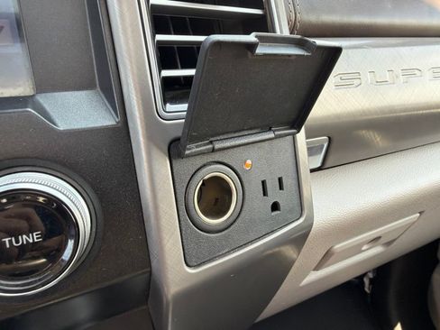 Used 2019 Ford F350 Limited AWD/4WD image 40
