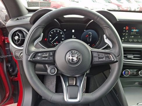 Used 2024 Alfa Romeo Stelvio Veloce image 20
