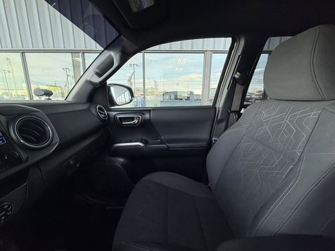 Used 2017 Toyota Tacoma TRD Sport w/ Tow Package image 24