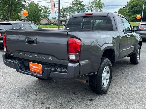 Used 2022 Toyota Tacoma SR w/ SR Convenience Package RWD image 8