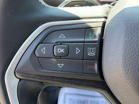 Used 2023 Jeep Grand Cherokee L Laredo AWD/4WD image 13