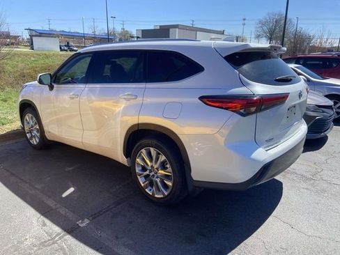 Used 2022 Toyota Highlander Limited image 4