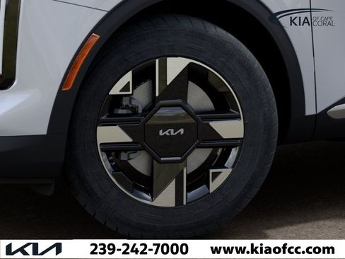 New 2026 Kia Sportage LX w/ LX Convenience Package FWD image 9