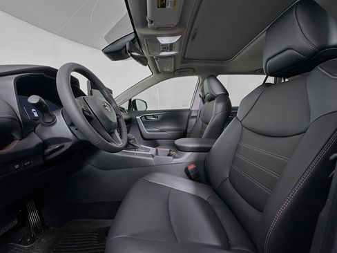 Used 2025 Toyota RAV4 Limited image 13