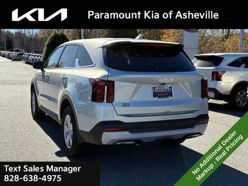 New 2026 Kia Sorento LX image 4