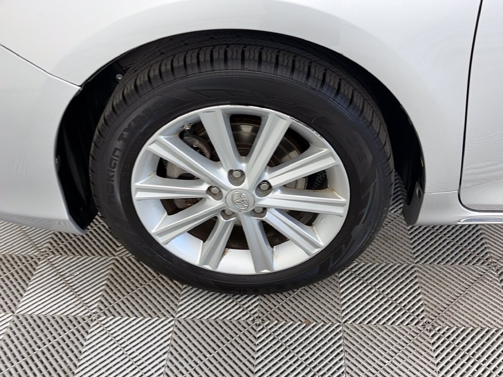 Used 2013 Toyota Camry XLE w/ Convenience Pkg FWD image 8