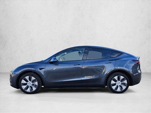 Used 2023 Tesla Model Y Long Range image 9