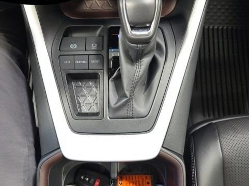 Used 2025 Toyota RAV4 Limited FWD image 26