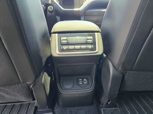 Used 2023 Subaru Ascent Limited w/ Technology Package AWD/4WD image 18