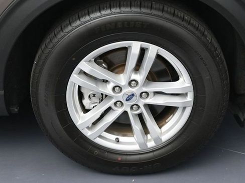 Used 2021 Ford Explorer XLT RWD image 6