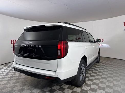 New 2025 Ford Expedition Active image 7