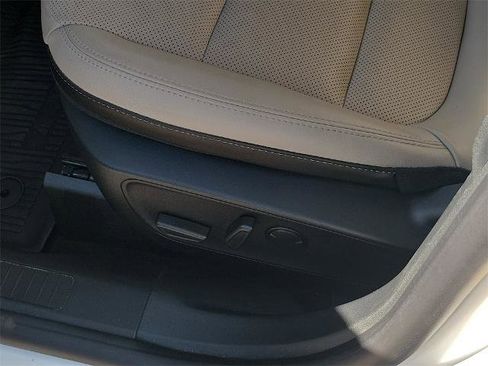 Certified 2022 Ford Escape Titanium image 20