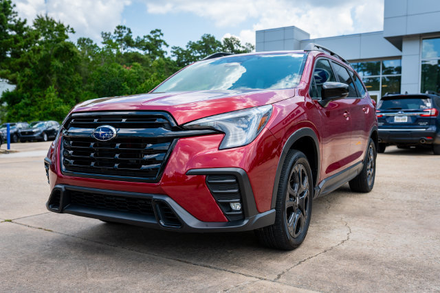 Certified 2025 Subaru Ascent Onyx Edition AWD/4WD image 11
