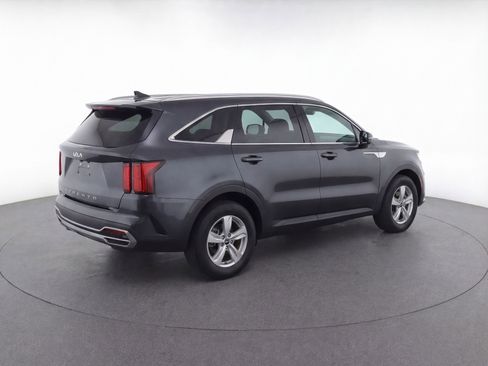 Used 2023 Kia Sorento LX FWD image 9