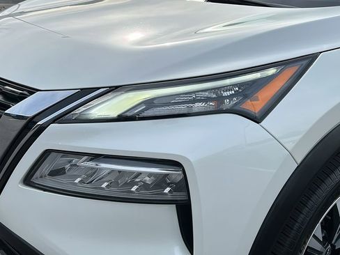 Used 2022 Nissan Rogue SV image 5