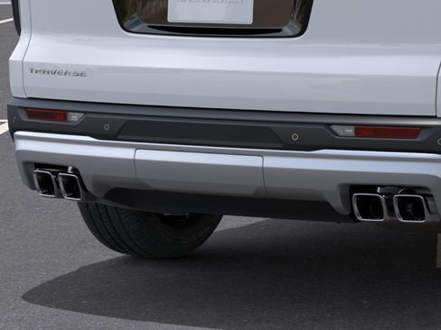 New 2027 Chevrolet Traverse LT w/ Sun and Wheel Package FWD image 15