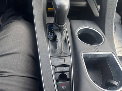 Used 2021 Toyota Avalon Limited w/ Advanced Safety Package FWD image 31
