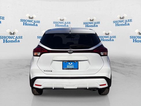 Used 2023 Nissan Kicks S FWD image 7