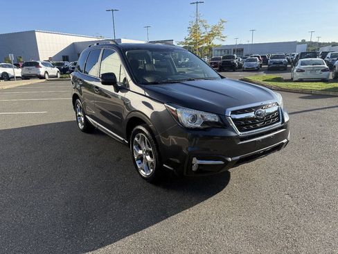 Used 2018 Subaru Forester 2.5i Touring AWD/4WD image 8