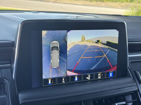 Used 2024 Chevrolet Tahoe LT w/ Luxury Package image 28