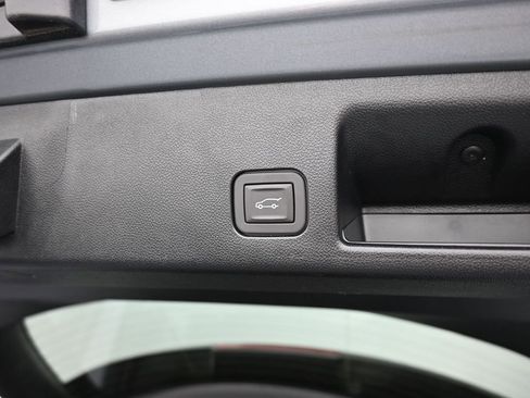 Used 2025 Chevrolet Equinox EV RS AWD/4WD image 32