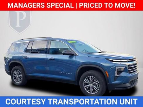 New 2026 Chevrolet Traverse LT w/ Driver Confidence Package FWD image 2