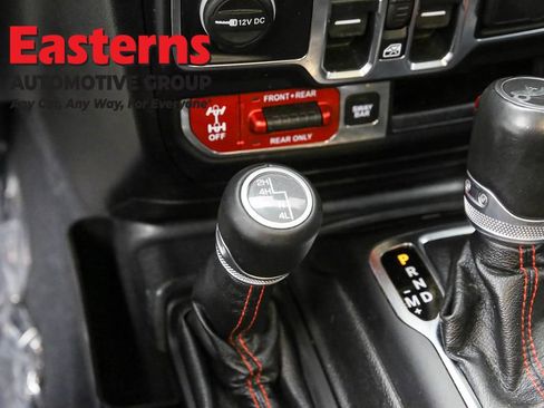 Used 2020 Jeep Wrangler Unlimited Rubicon w/ LED Lighting Group AWD/4WD image 23