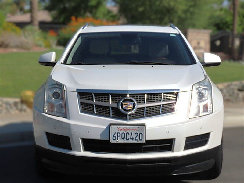 Used 2011 Cadillac SRX Luxury FWD image 2