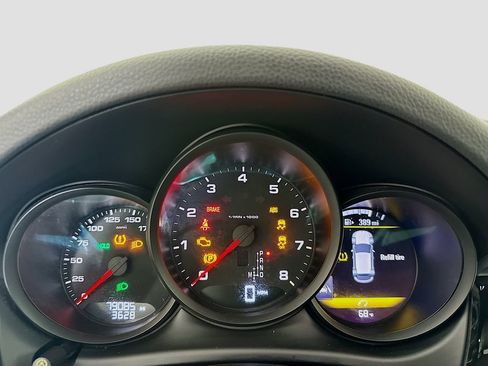 Used 2018 Porsche Macan image 13