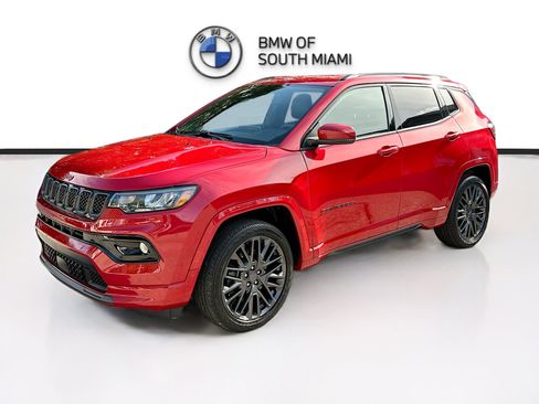 Used 2023 Jeep Compass Limited image 3