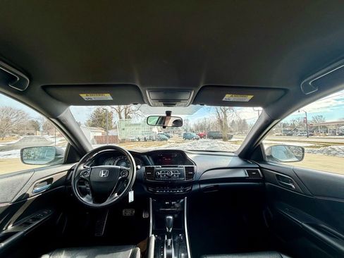 Used 2017 Honda Accord Sport Special Edition image 12