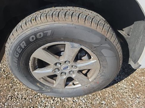 Used 2018 Ford F150 XLT w/ Equipment Group 302A Luxury AWD/4WD image 9