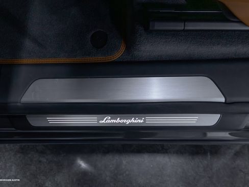 New 2025 Lamborghini Urus SE image 25
