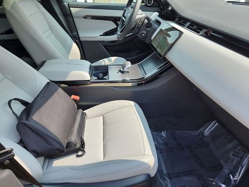 Used 2026 Land Rover Range Rover Evoque S image 3