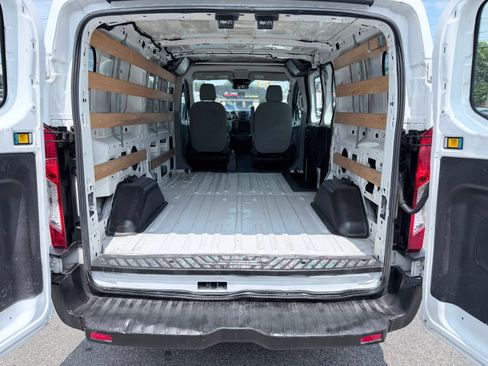 Used 2016 Ford Transit 250 130 Low Roof w/ Exterior Upgrade Package RWD image 10