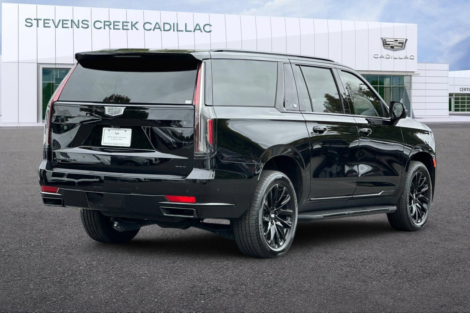Certified 2023 Cadillac Escalade ESV Sport w/ LPO, ONYX Package AWD/4WD image 3