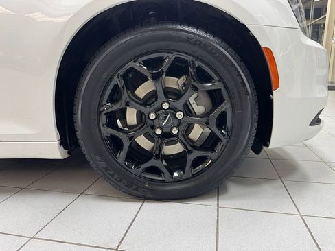 Used 2017 Chrysler 300 S image 74