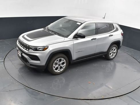 New 2025 Jeep Compass Sport w/ Mopar Graphics Package image 37