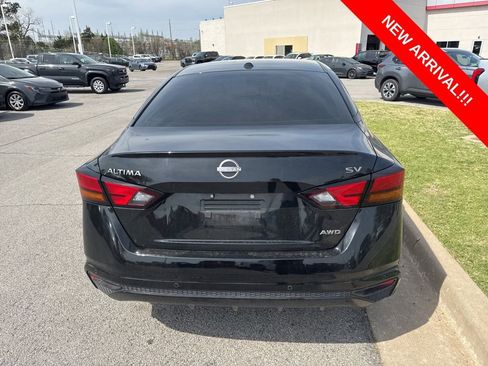 Used 2024 Nissan Altima 2.5 SV image 5