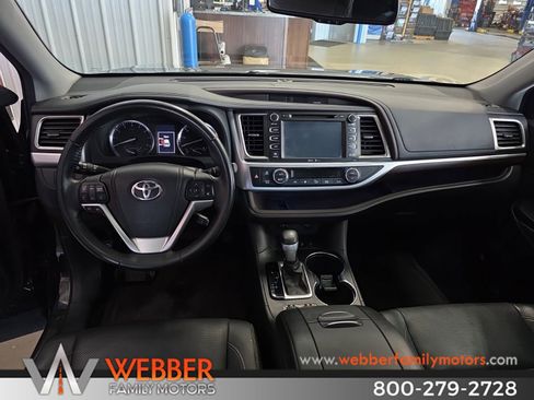 Used 2015 Toyota Highlander Limited AWD/4WD image 18