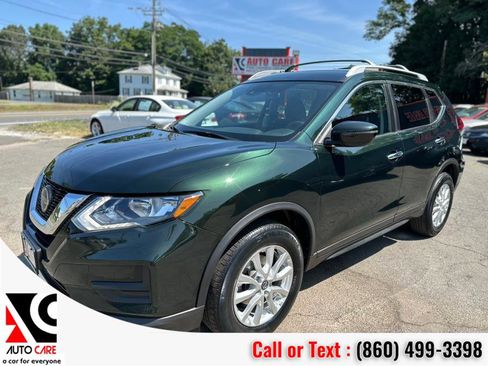 Used 2020 Nissan Rogue SV image 3