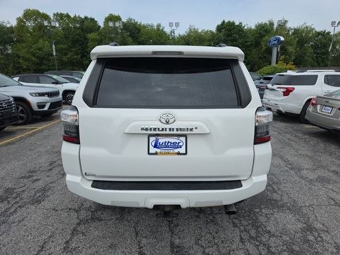 Used 2019 Toyota 4Runner SR5 Premium AWD/4WD image 4