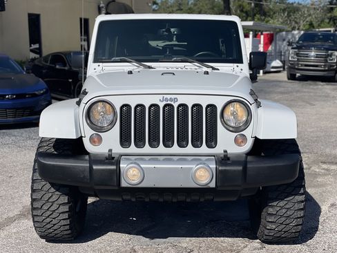 Used 2015 Jeep Wrangler Unlimited Sahara AWD/4WD image 16