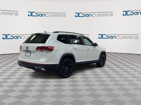 Used 2023 Volkswagen Atlas SE w/ Panoramic Sunroof Package FWD image 8