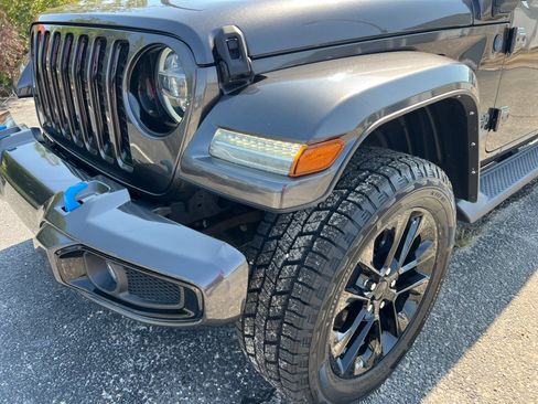 Used 2021 Jeep Wrangler Unlimited Sahara AWD/4WD image 26