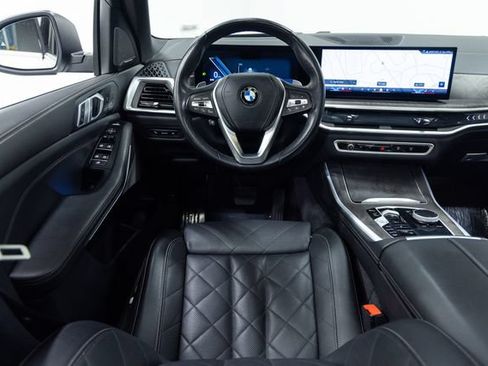 Used 2024 BMW X5 xDrive40i AWD/4WD image 3