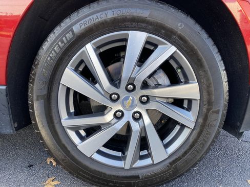 Used 2023 Chevrolet Equinox Premier image 13